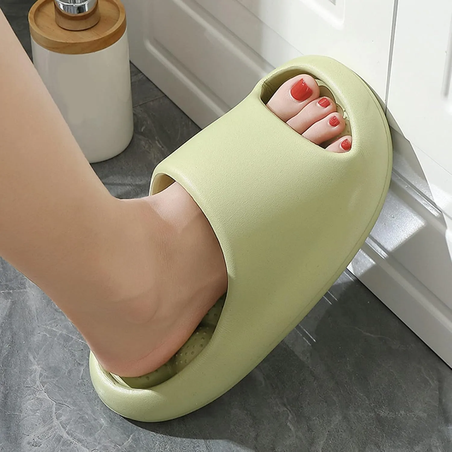 Cloud Slides Shower Shoes for Living Room Pool Beach Spa Public Showers Non Slip Summer Bathroom Indoor House Slippers with Drain Holes