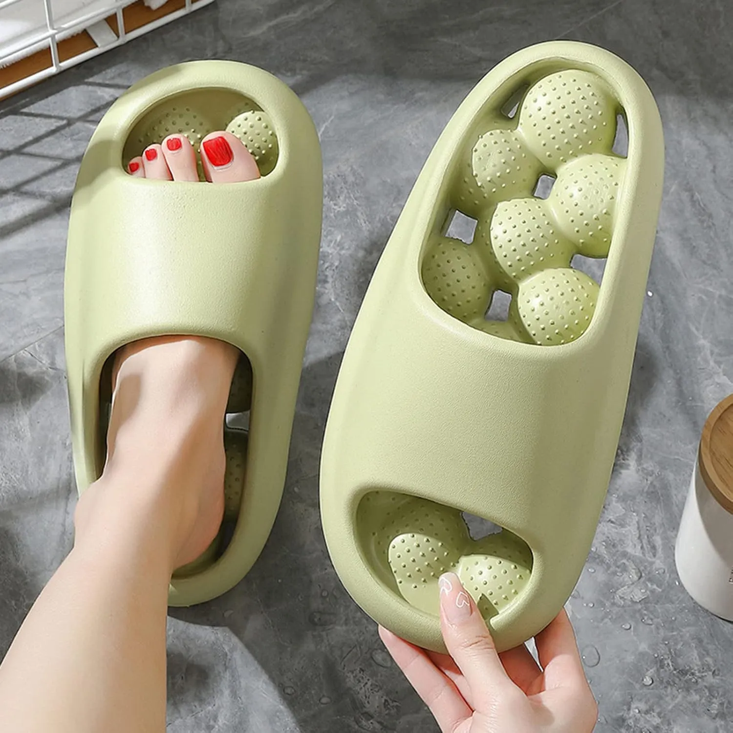 Cloud Slides Shower Shoes for Living Room Pool Beach Spa Public Showers Non Slip Summer Bathroom Indoor House Slippers with Drain Holes