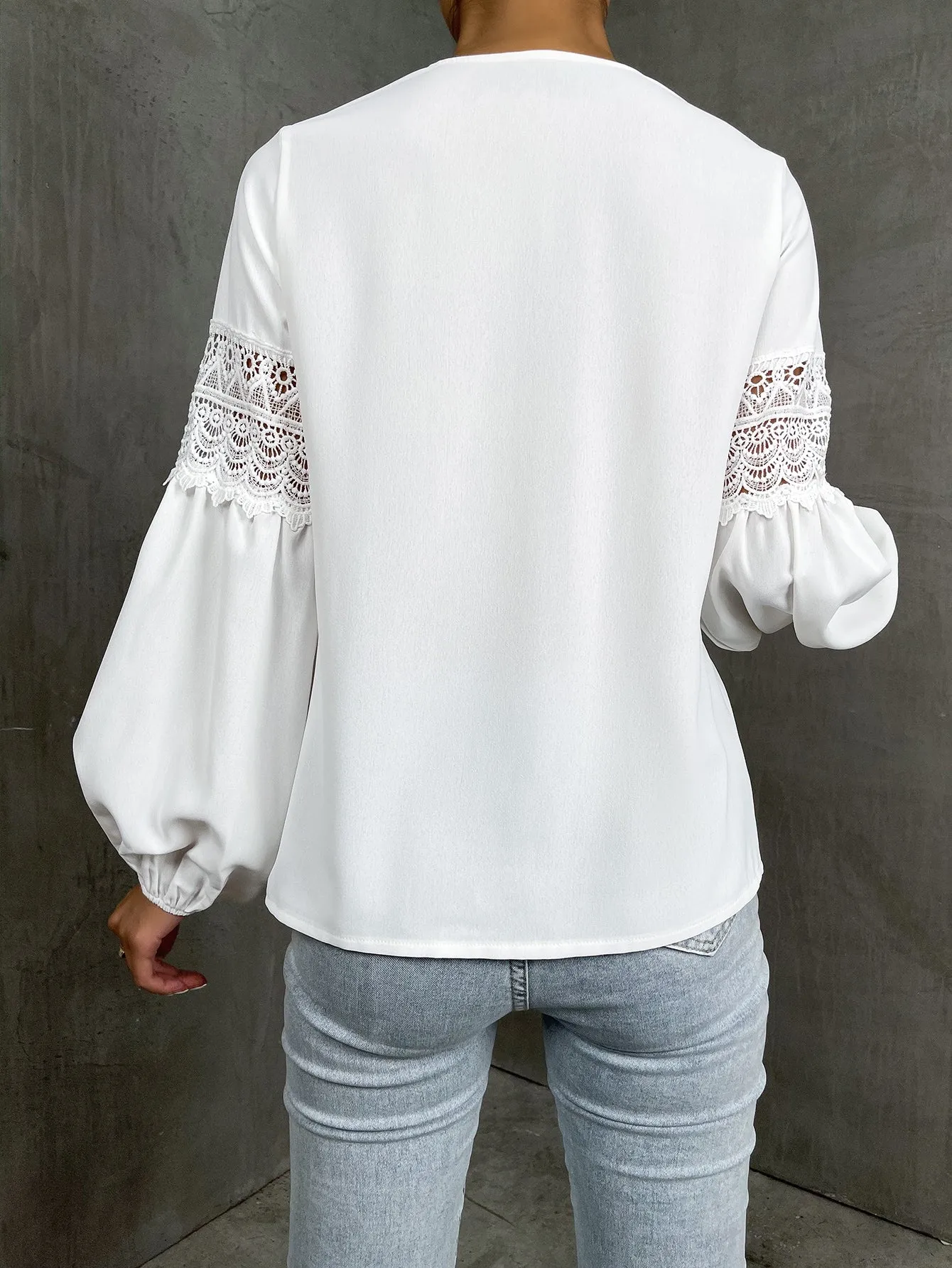 Elegant Plain Button Front Long Sleeve Round Neck Regular Blouse