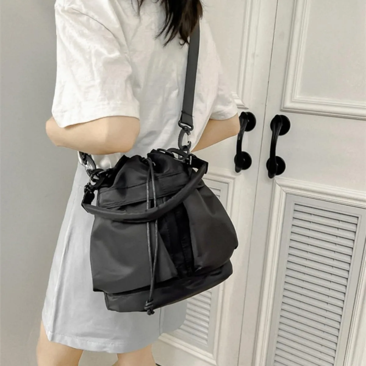 IAMUHI Nylon Crossbody Bag Drawstring Bucket Bag Casual Totes Purse Daily Travel Shoulder Bag