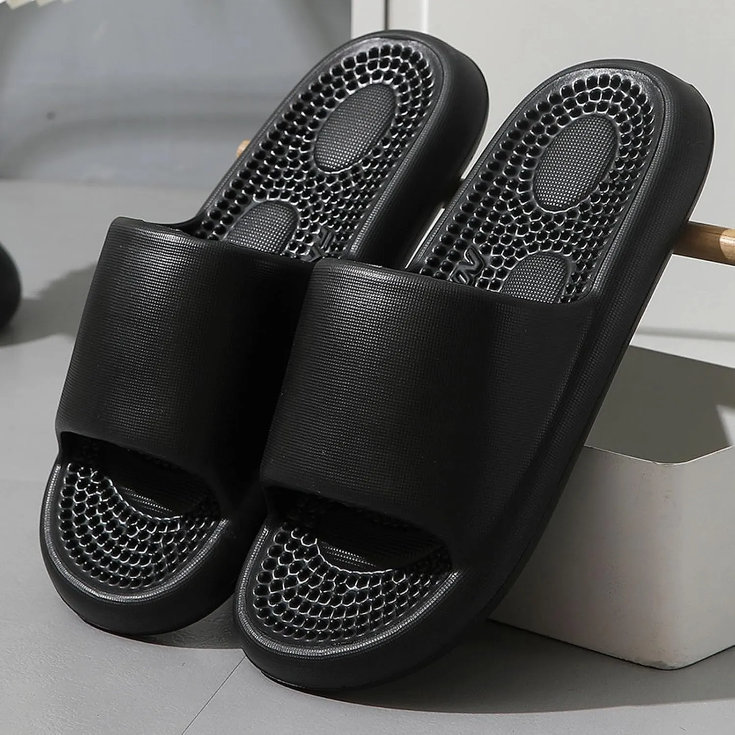 Indoor Slippers Comfortable Quick Drying Shower Slippers Shower Sandals House Shoes with Low Arch Support