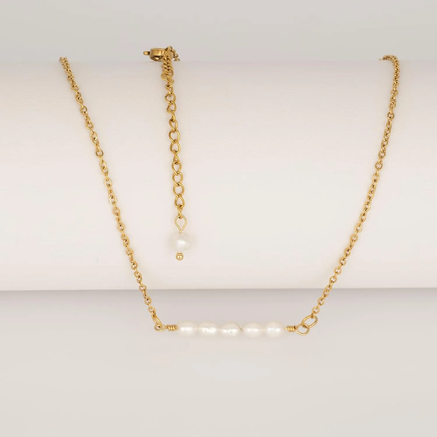 Pearl Choker Necklaces for Women 18K Gold Plated Freshwater Pearl Moon Star Charm Necklace Simple Fashion Everyday Gold Jewelry for Women