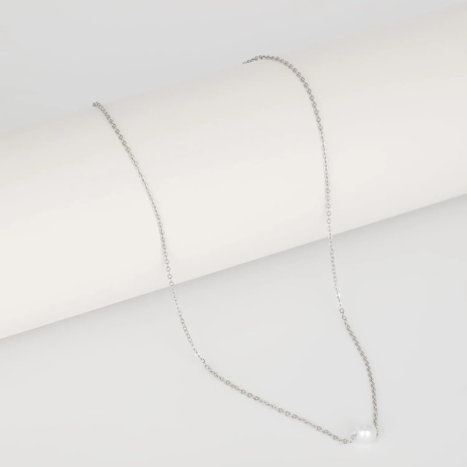 Pearl Choker Necklaces for Women 18K Gold Plated Imitation Pearl Charm Necklace Simple Fashion Everyday Gold Jewelry for Women