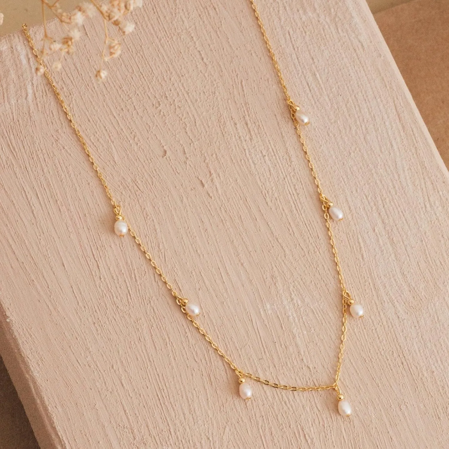 Pearl Necklaces for Women, Dainty 14K Gold/Silver Plated Pearl Necklace, Simple White Pearls Choker Y-shaped Pearl Single Pearl Cute Pearl Thin Chain Necklace, Elegant Women Wedding Jewelry