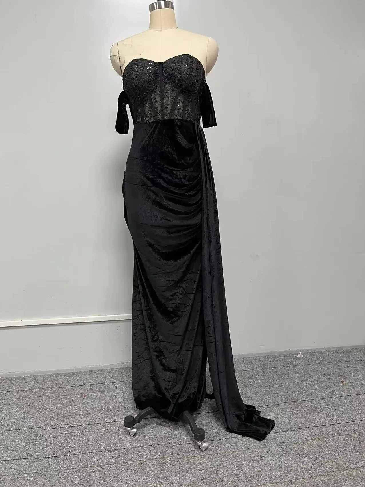 Trendy Black Rhinestone Embedded Lace Mermaid  Dress