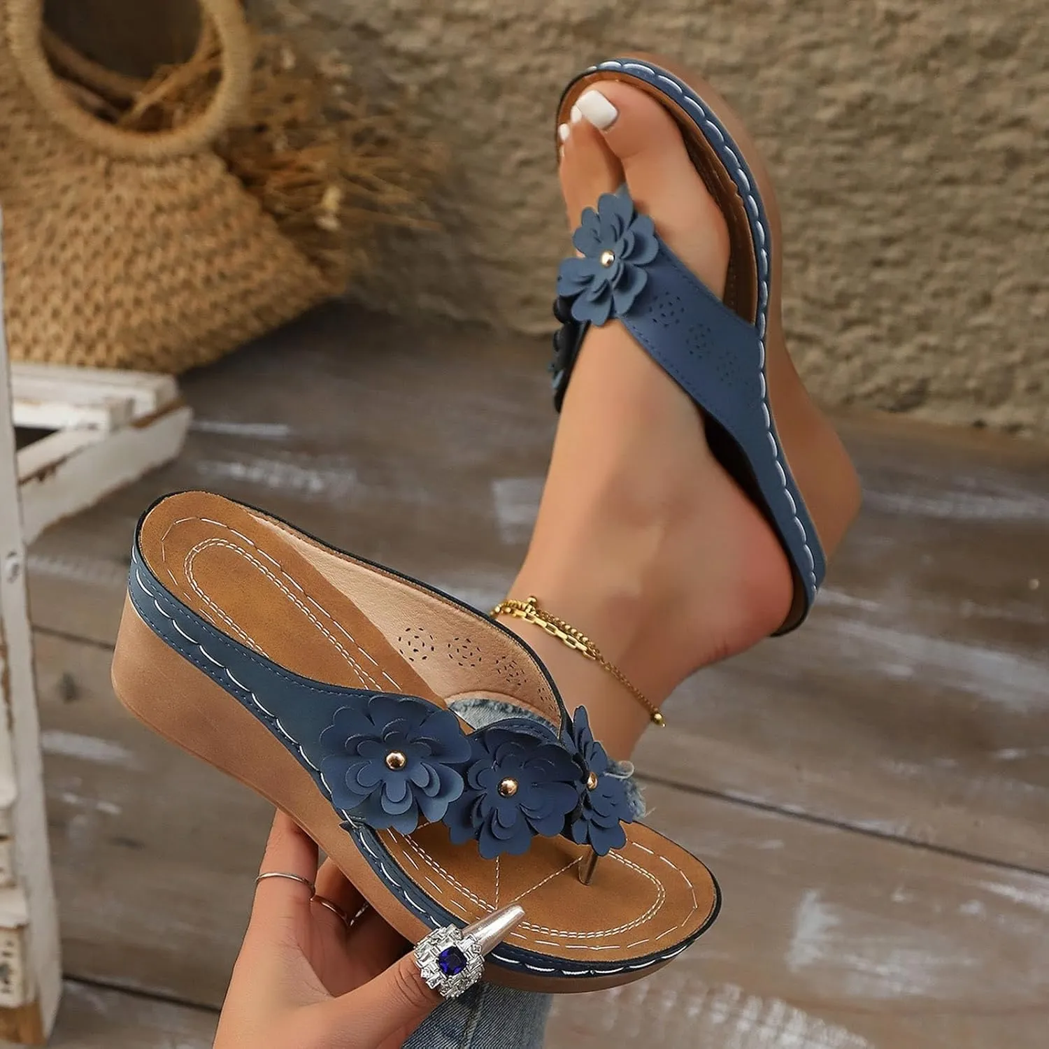 Women Orthopedic Wedge Flip Flops 2025 Summer Casual Fashionable Flower Decoration Cushion Breathable Low Heel Sandals with Arch Support Beach Vacation Bohemian Walking Shoes