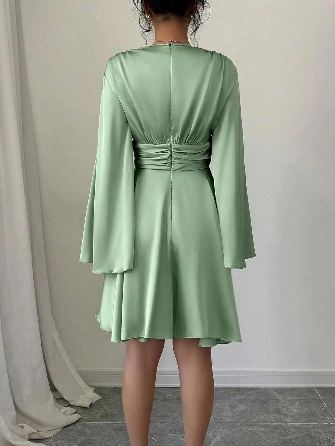 Women's V-Neck Long Sleeves Waist Ruched Ruffles Hem Satin Elegant Party Dress, Fashion Short Dresses for Women